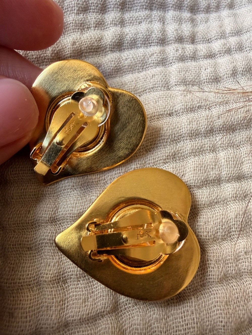 ❤️Vintage YSL Heart Clip-On Earrings Gold Tone Red Cabochon ✨ - Picture 3 of 12